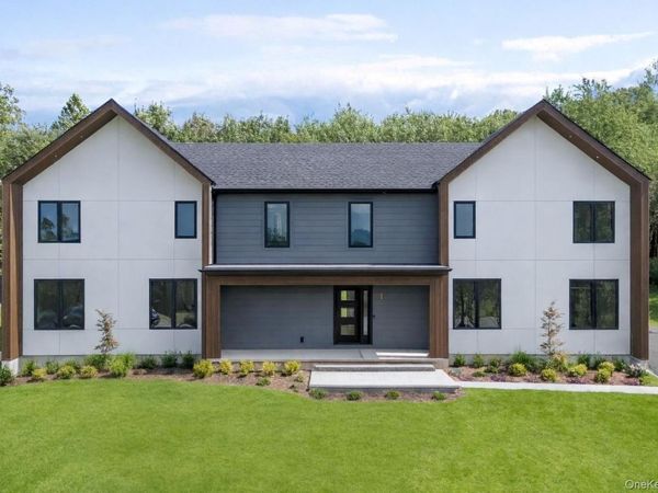 4 Warwick Isle Boulevard , Pine Island, NY 10969