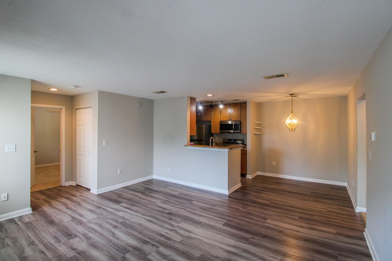 271 Alexandra Drive Photo 11