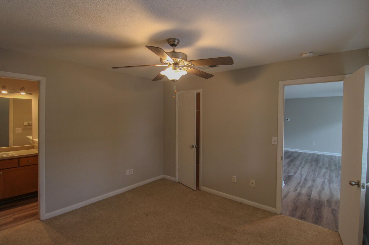 271 Alexandra Drive Photo 16