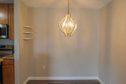 271 Alexandra Drive photo 4