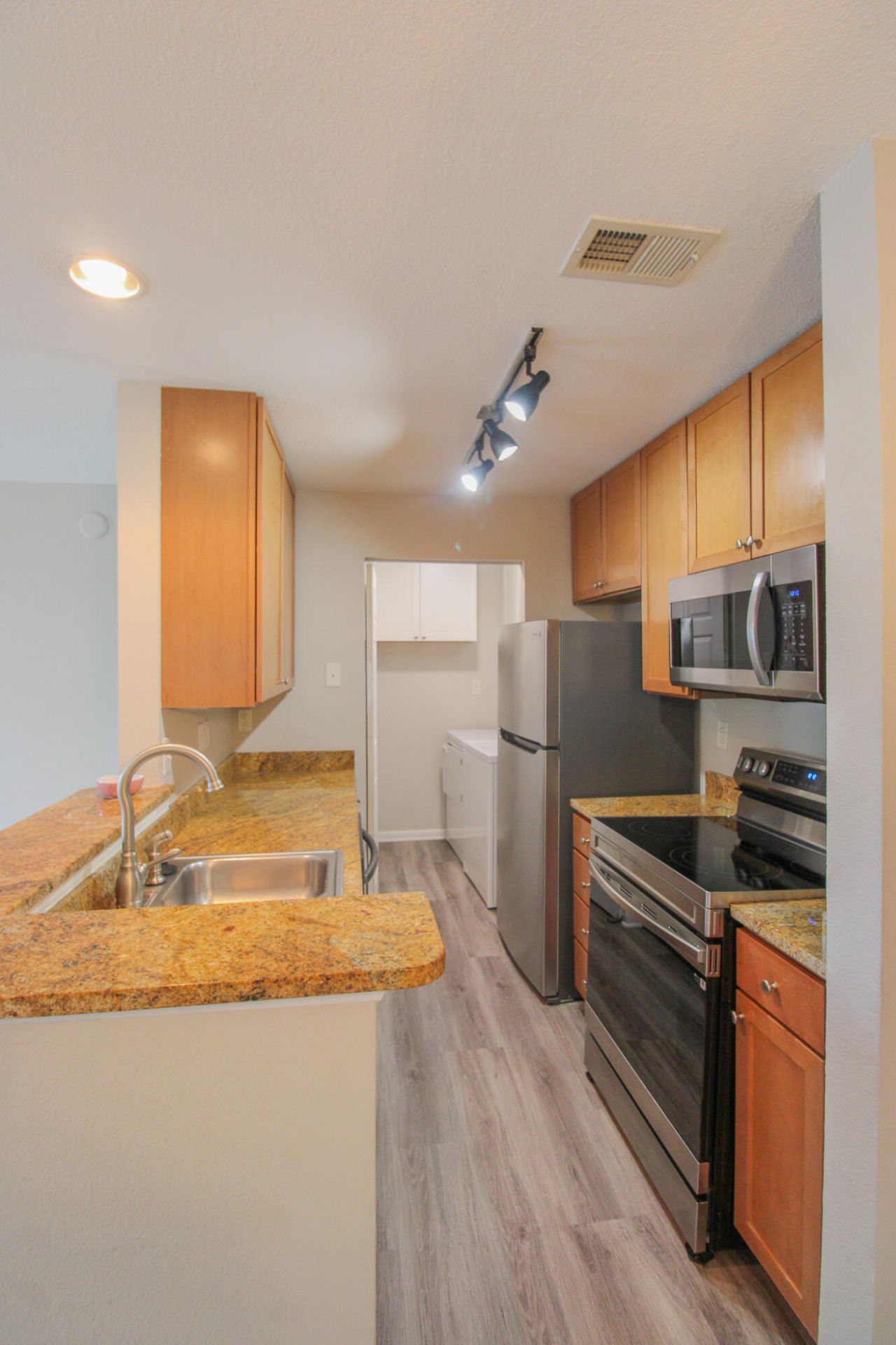 271 Alexandra Drive Photo 5