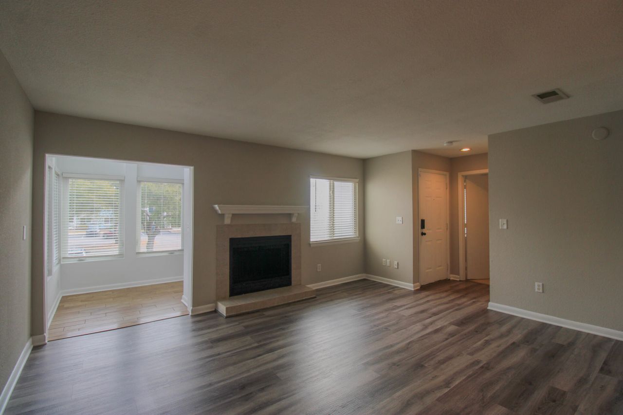 271 Alexandra Drive Photo 8