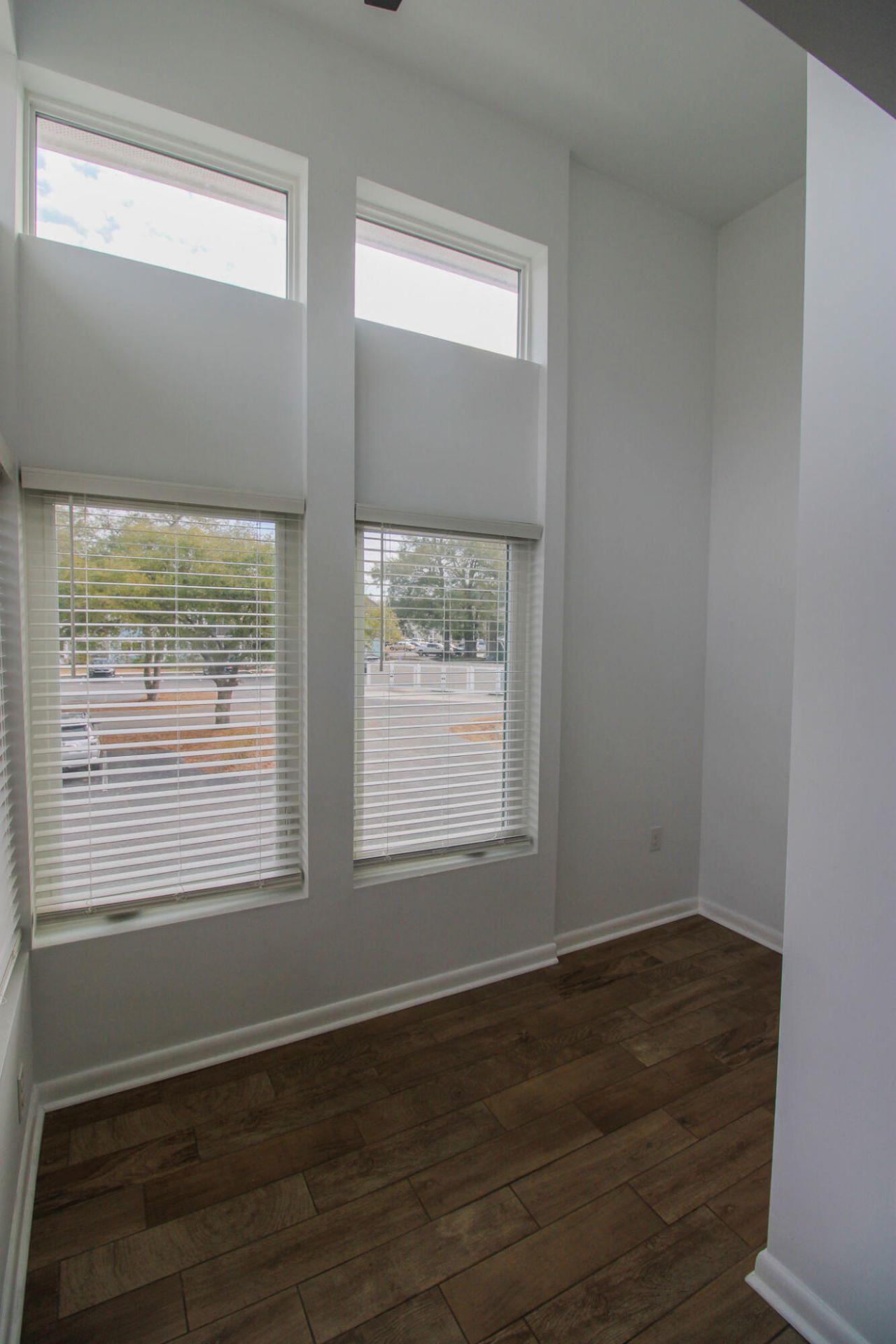 271 Alexandra Drive Photo 9