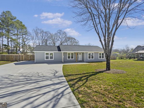 2001 RAYMONDS Drive, Loganville, GA 30052