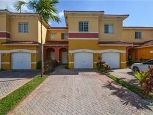 2958 NW 35th Ave, Lauderdale Lakes, FL 33311