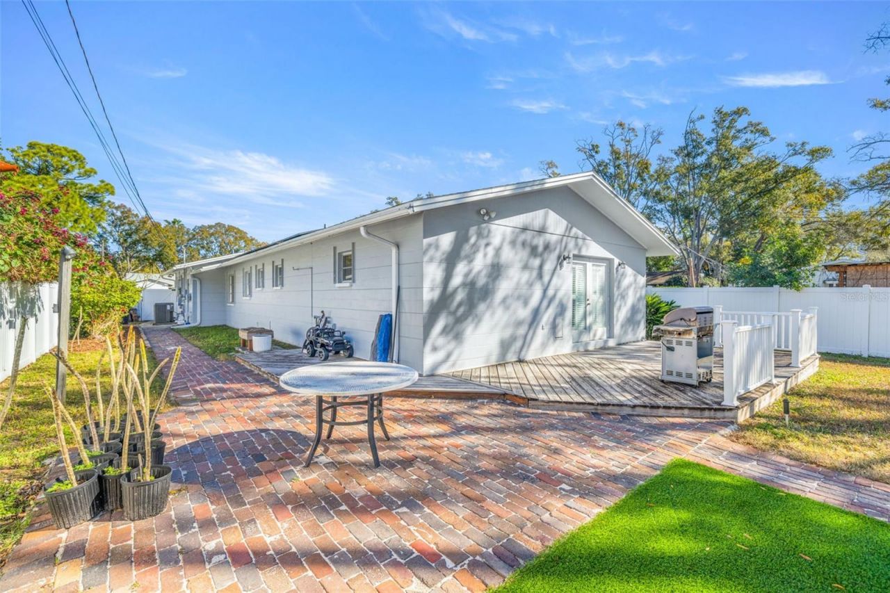 744 63rd Avenue N, Saint Petersburg, FL 33702 Photo