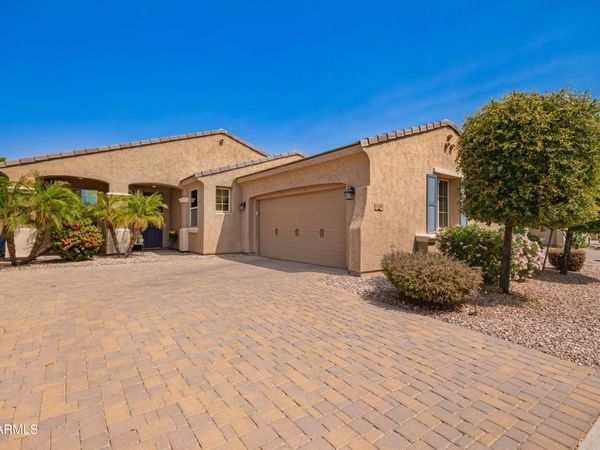 14390 W DESERT FLOWER Drive, Goodyear, AZ 85395