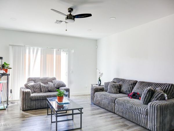 909 S 4TH Avenue, Phoenix, AZ 85003