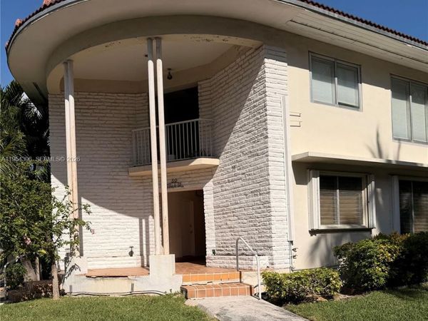 50 Park Dr, Unit 3, Bal Harbour, FL 33154