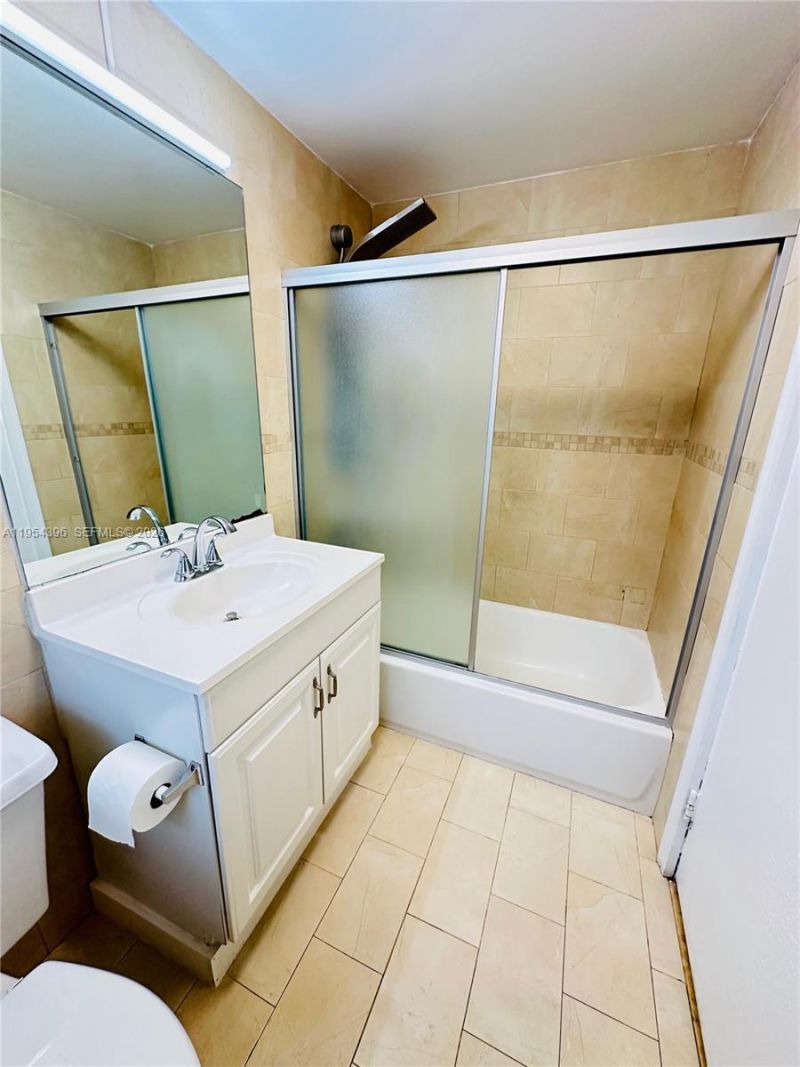 50 Park Dr, Unit 3, Bal Harbour, FL 33154 Photo