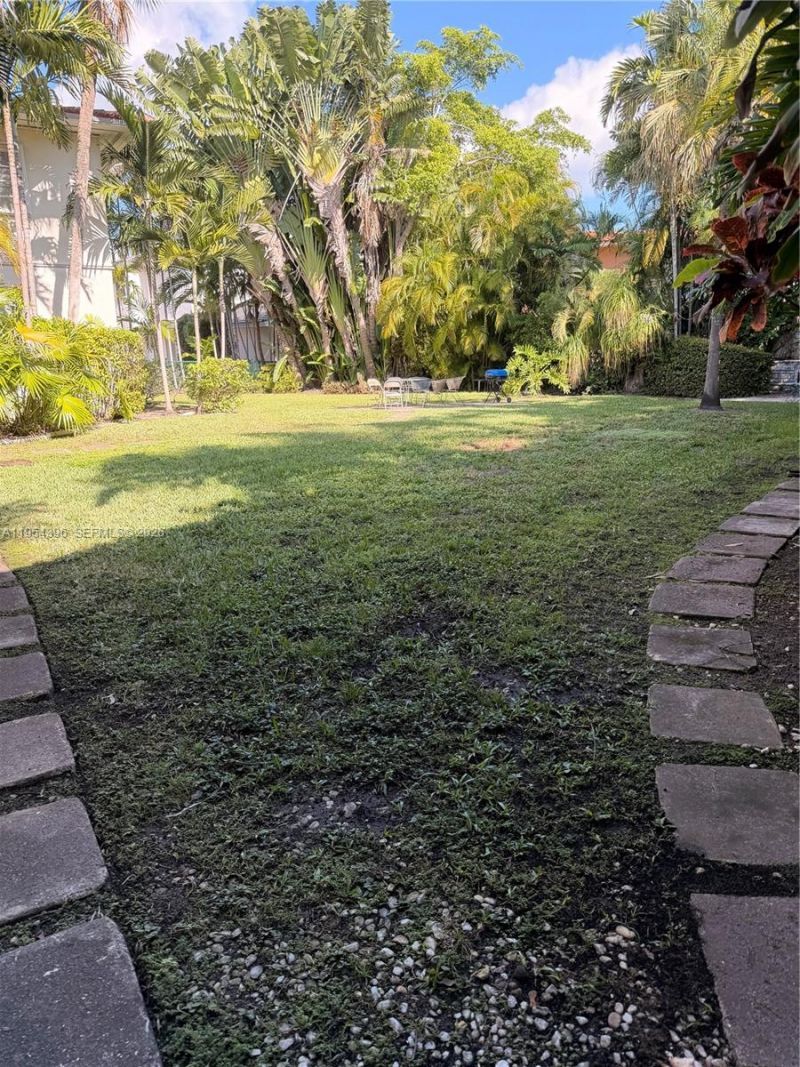 50 Park Dr, Unit 3, Bal Harbour, FL 33154 Photo