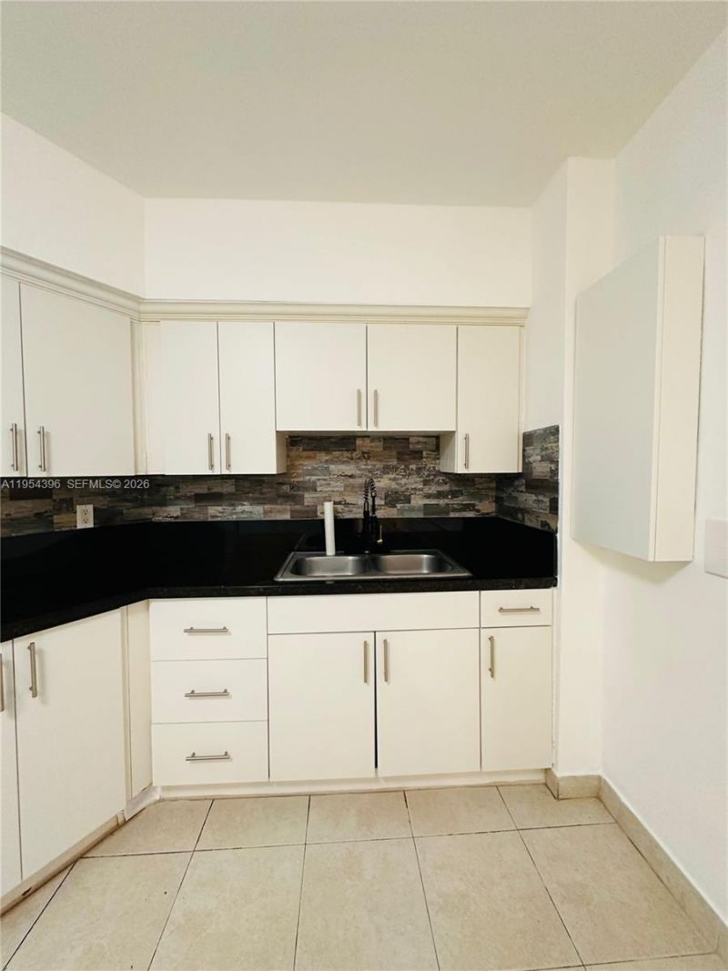 50 Park Dr, Unit 3, Bal Harbour, FL 33154 Photo