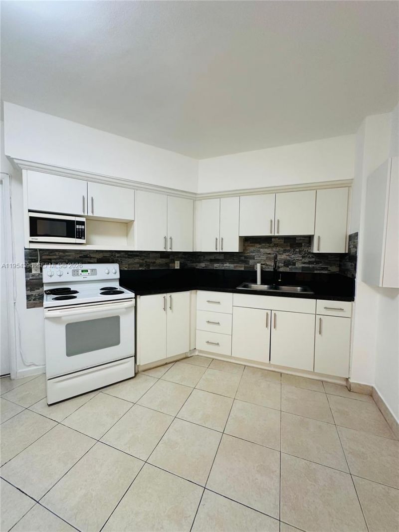 50 Park Dr, Unit 3, Bal Harbour, FL 33154 Photo