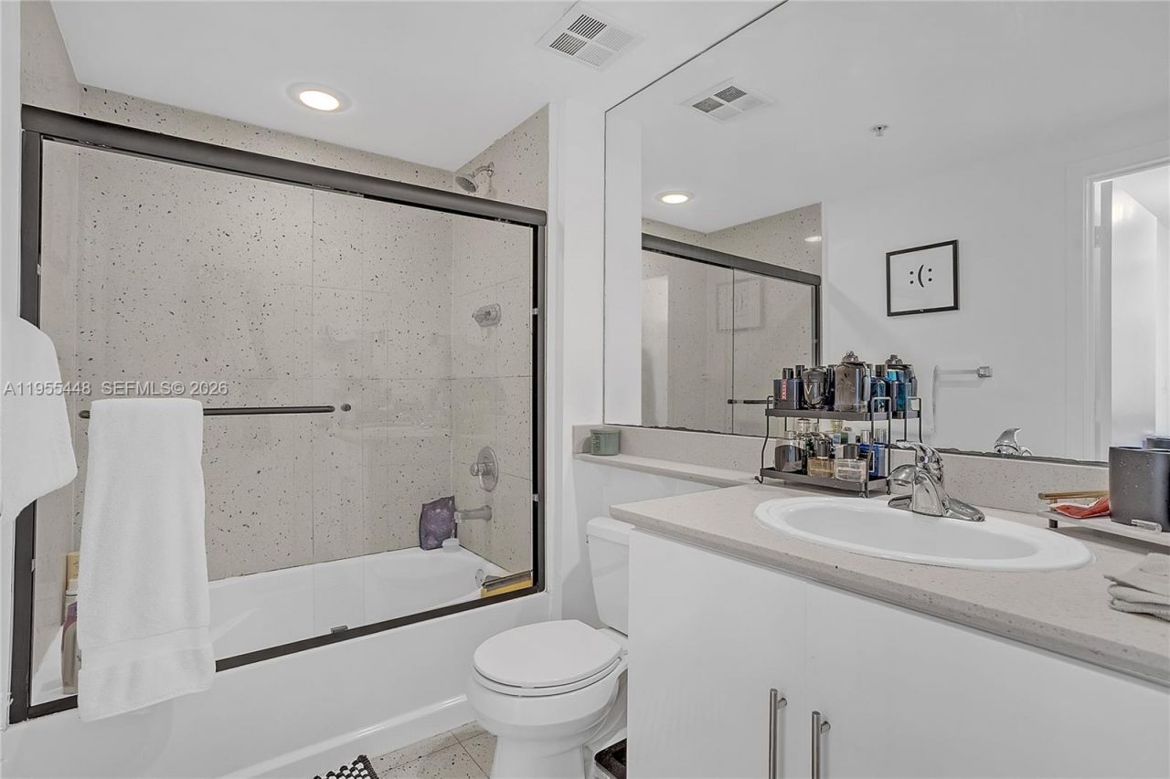 325 S Biscayne Bl, Unit 3117, Miami, FL 33131 Photo