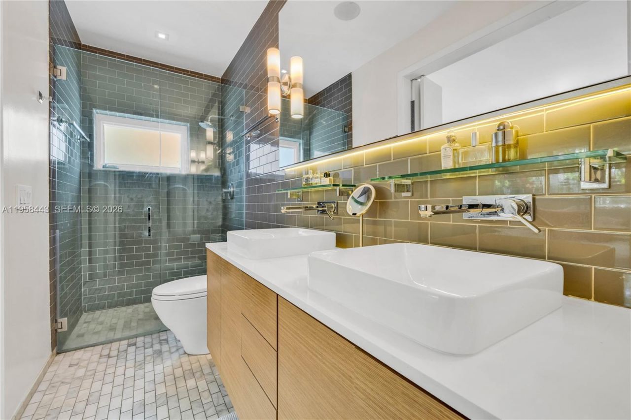 420 NE 87th St, El Portal, FL 33138 Photo