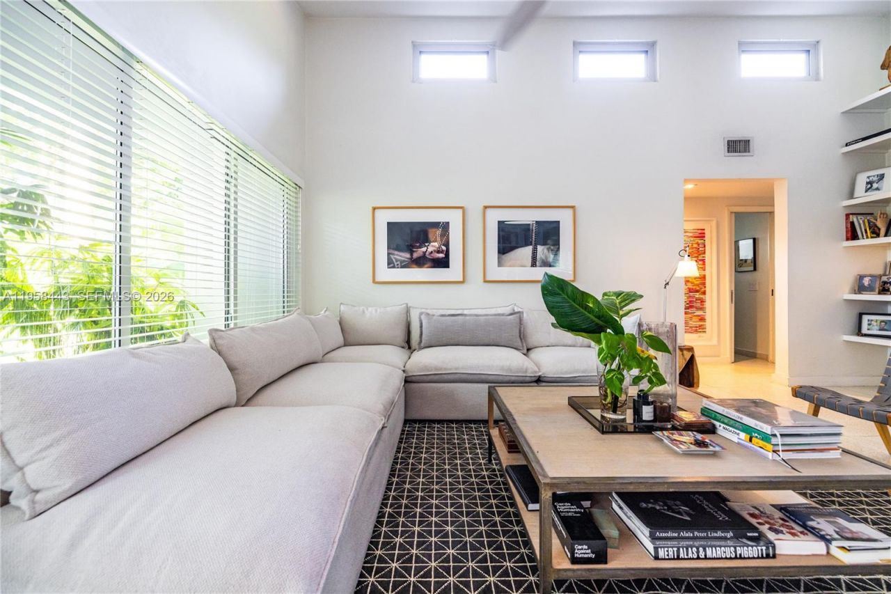 420 NE 87th St, El Portal, FL 33138 Photo