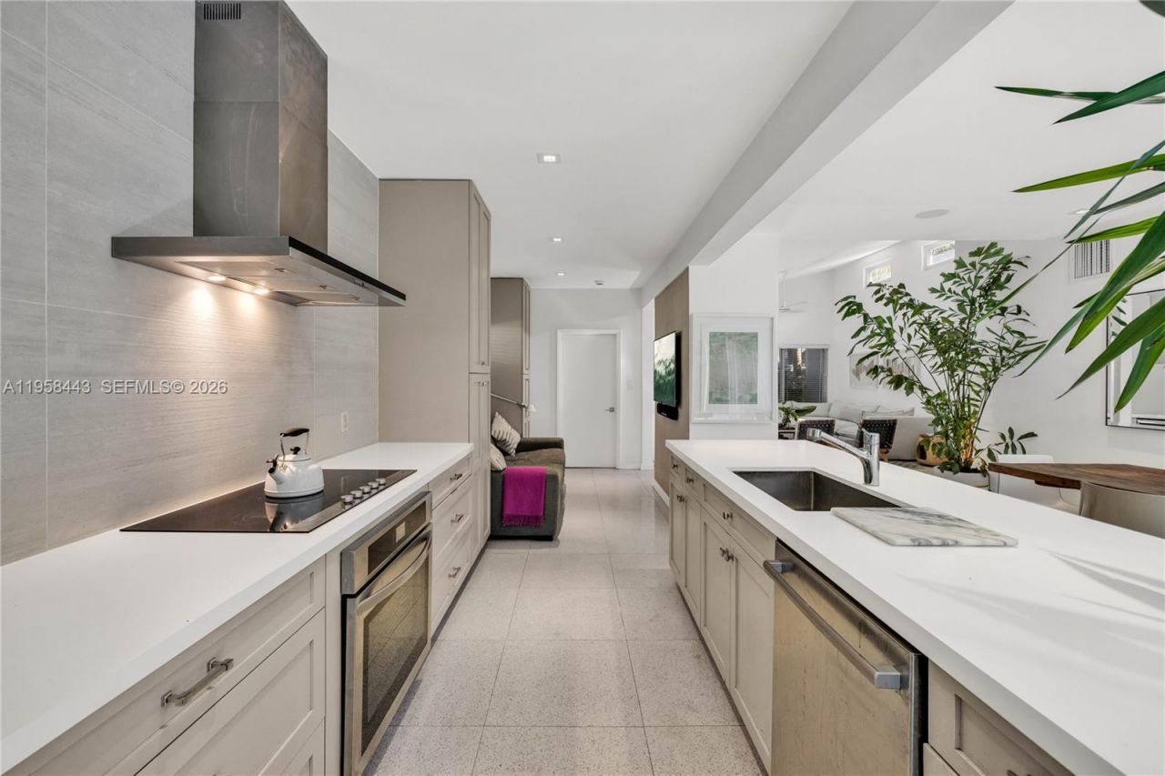 420 NE 87th St, El Portal, FL 33138 Photo