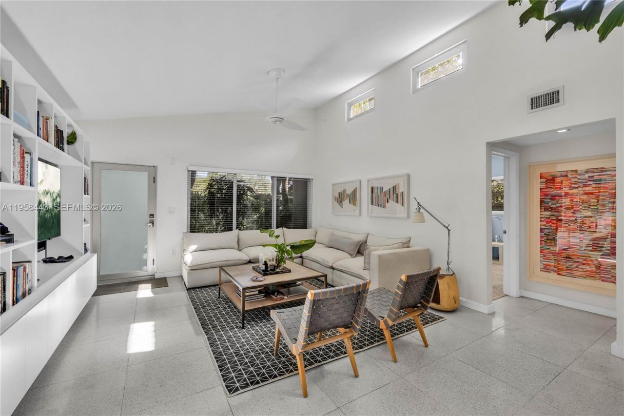 420 NE 87th St, El Portal, FL 33138 Photo