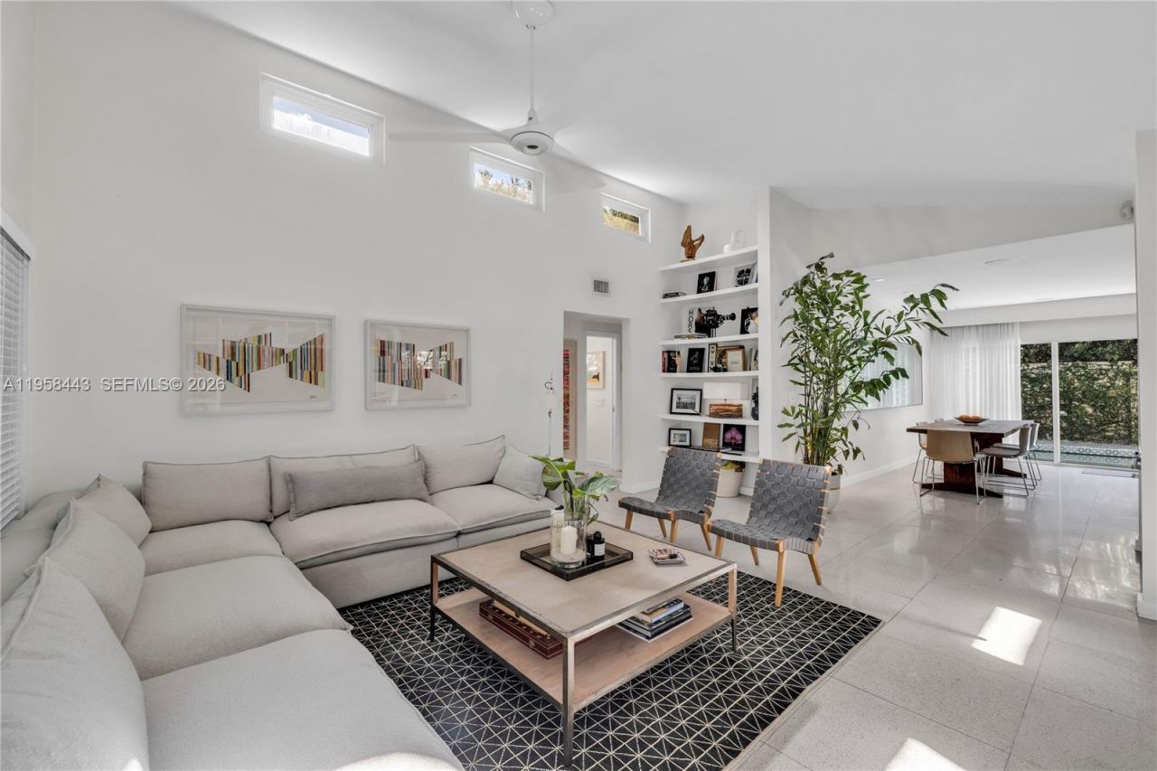 420 NE 87th St, El Portal, FL 33138 Photo