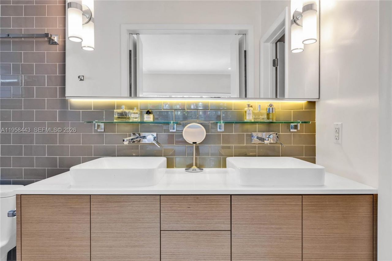 420 NE 87th St, El Portal, FL 33138 Photo