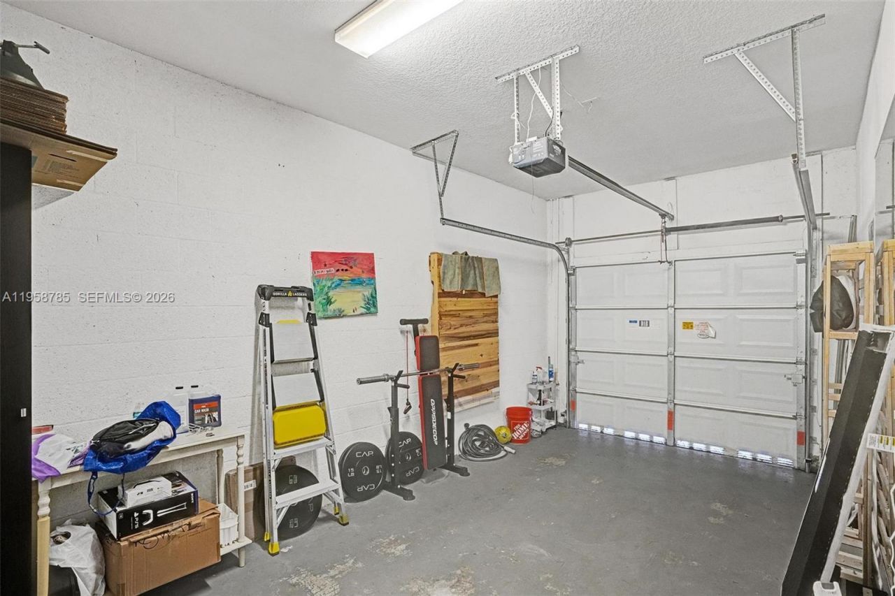 650 NE 193rd Ter, Unit 650, Miami, FL 33179 Photo