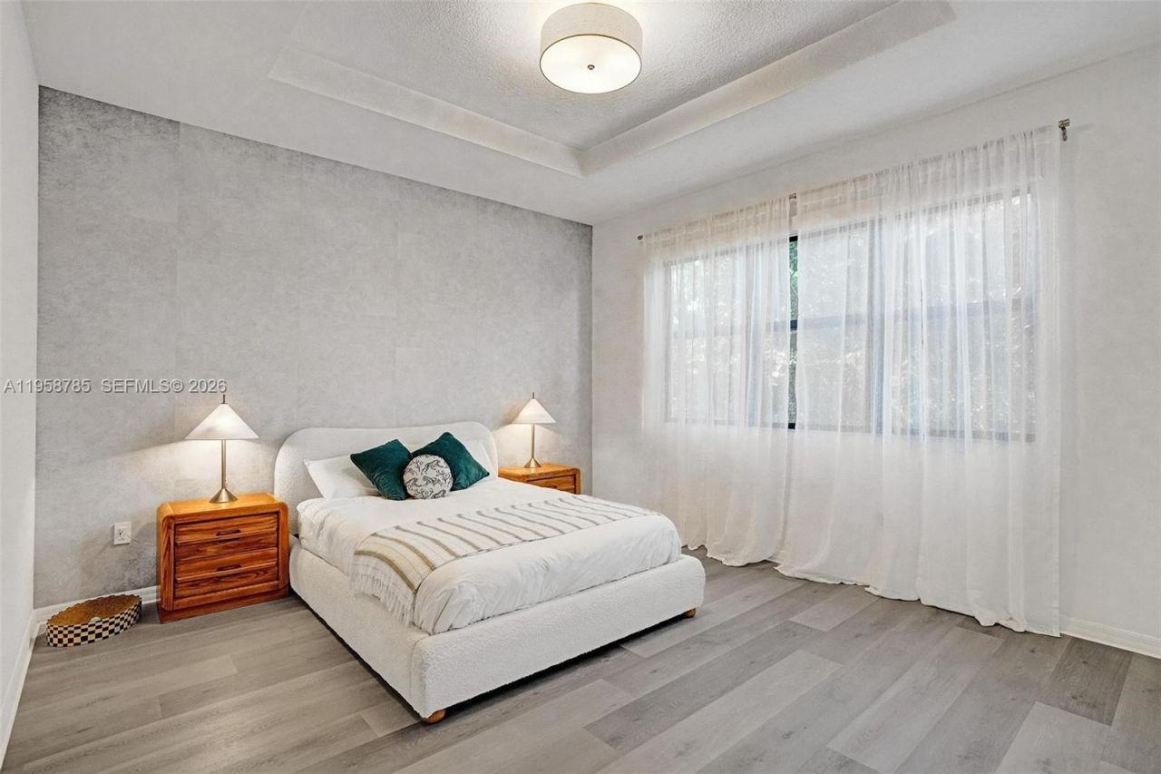 650 NE 193rd Ter, Unit 650, Miami, FL 33179 Photo