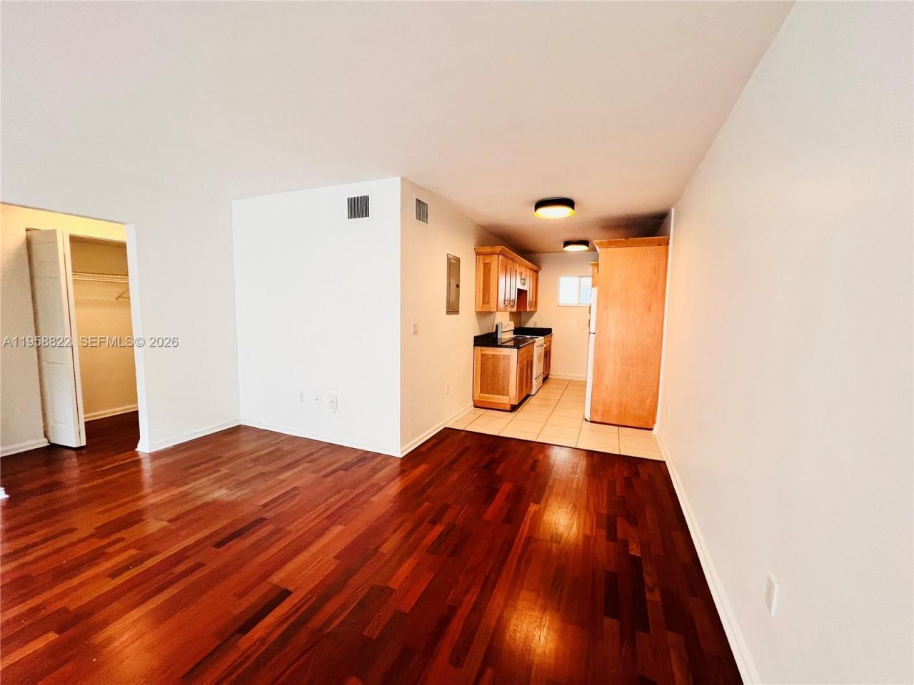 2033 Calais Dr , Unit 8, Miami Beach, FL 33141 Photo