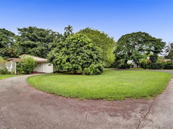 3255 SW 60th Ave, Miami, FL 33155