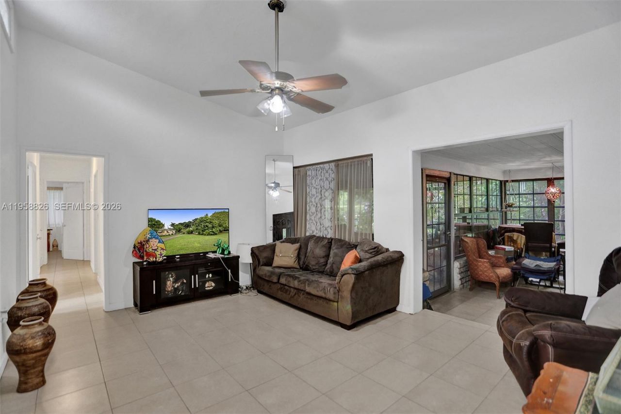 3255 SW 60th Ave, Miami, FL 33155 Photo