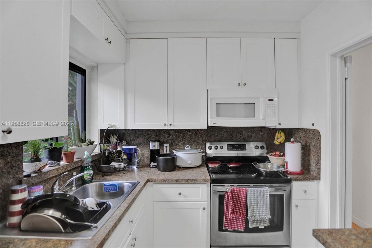 3255 SW 60th Ave, Miami, FL 33155 Photo