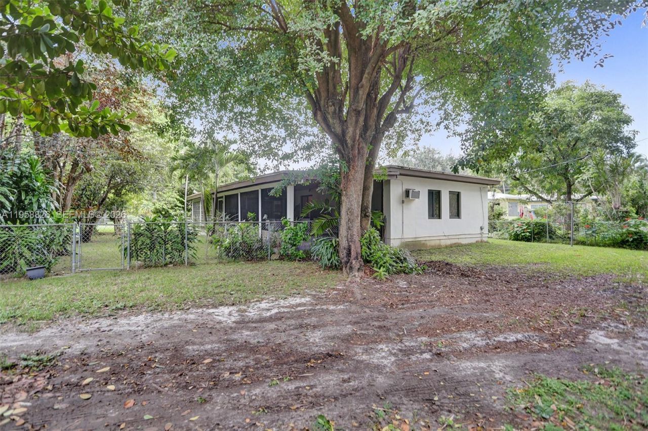 3255 SW 60th Ave, Miami, FL 33155 Photo