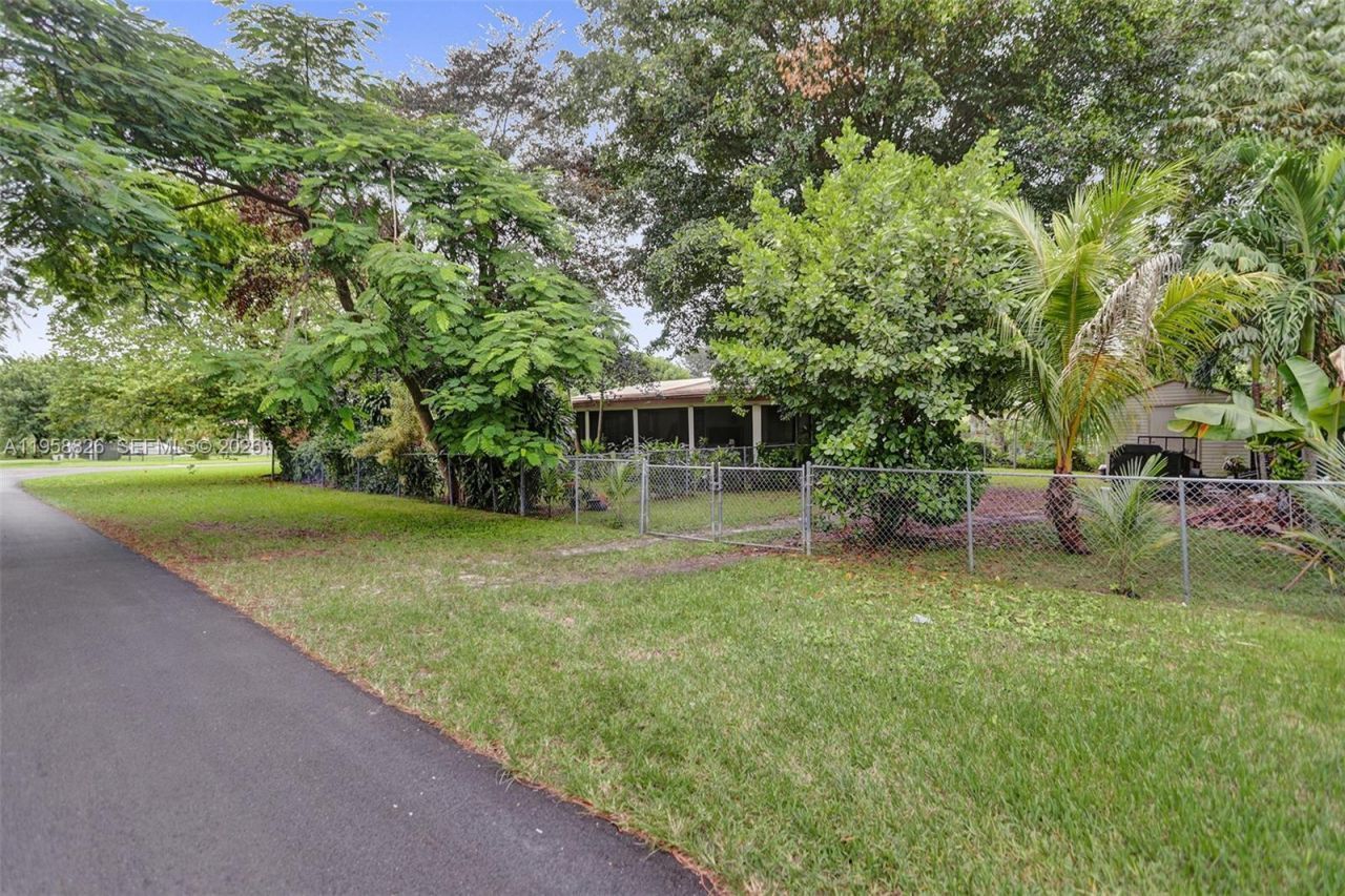 3255 SW 60th Ave, Miami, FL 33155 Photo