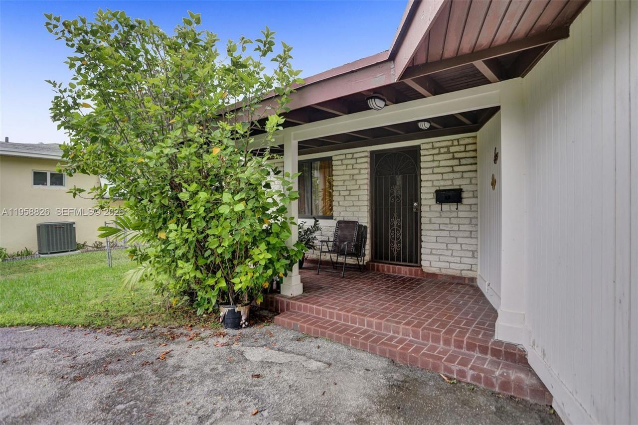 3255 SW 60th Ave, Miami, FL 33155 Photo