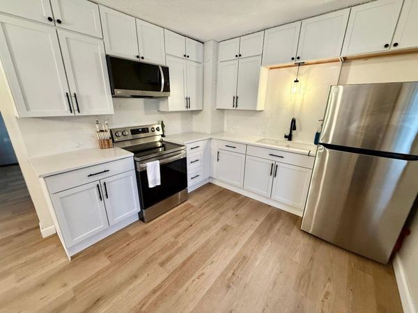 1224 Winnetka Avenue N, Golden Valley, MN 55427