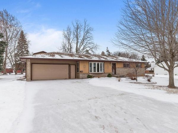 2401 W ROBERTS AVENUE, GRAND CHUTE, WI 54914