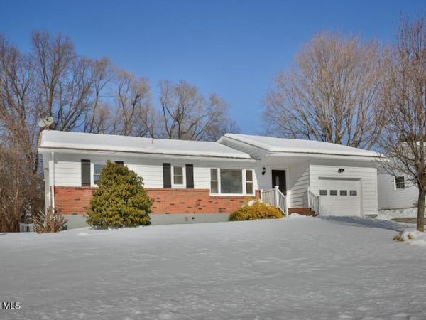 22 Verdi Boulevard, Colonie, NY 12110