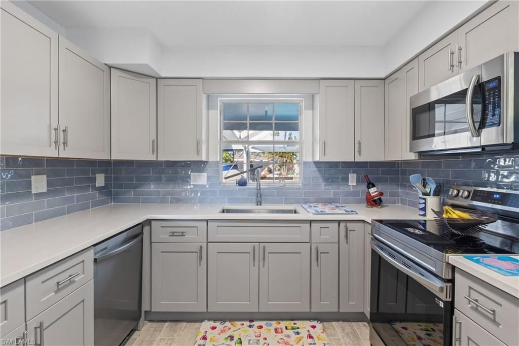 2556 Cay Cv, Matlacha, FL 33993 Photo