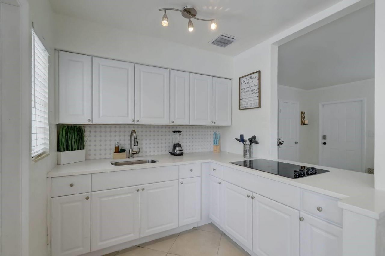 2740 NE 30th Place, Fort Lauderdale, FL 33306 Photo