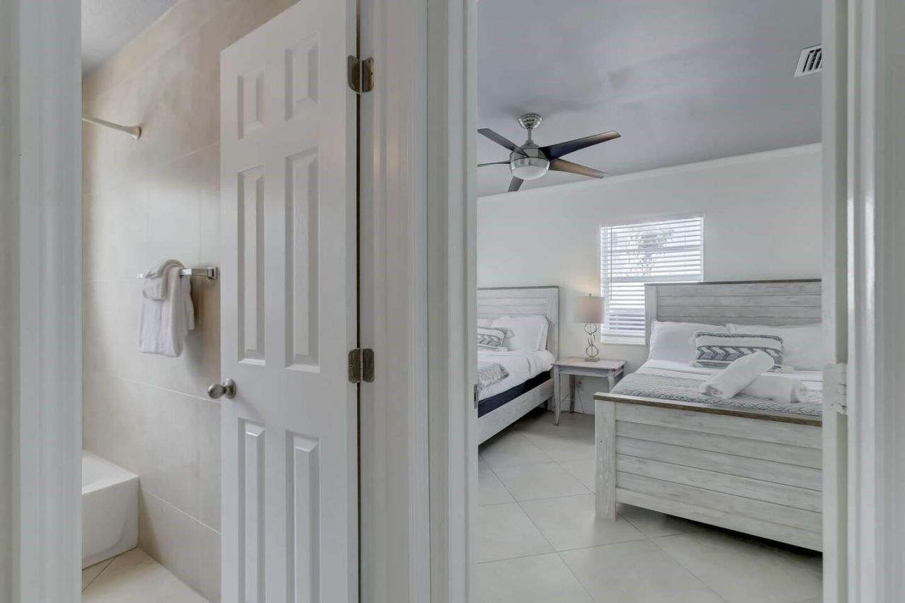 2740 NE 30th Place, Fort Lauderdale, FL 33306 Photo