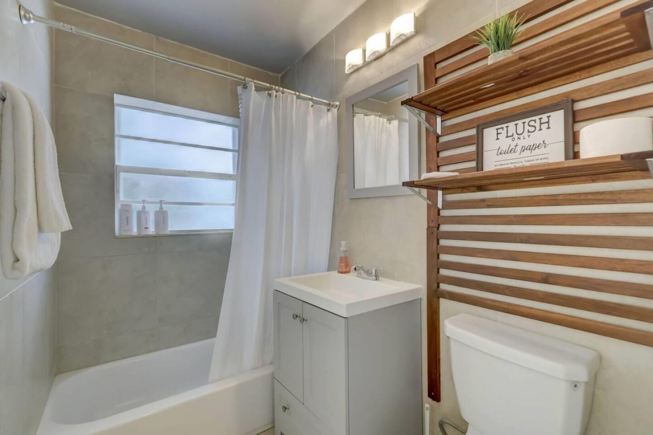 2740 NE 30th Place, Fort Lauderdale, FL 33306 Photo