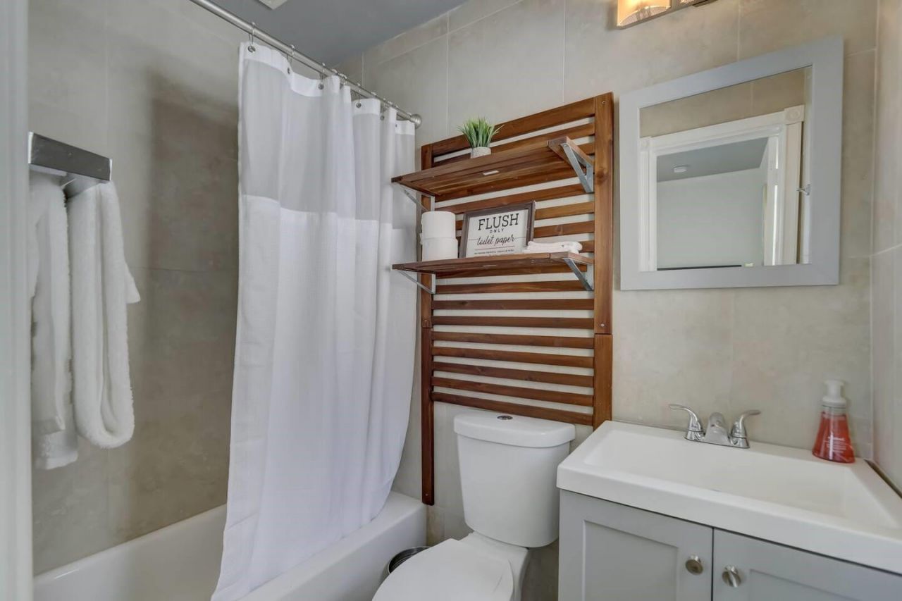 2740 NE 30th Place, Fort Lauderdale, FL 33306 Photo