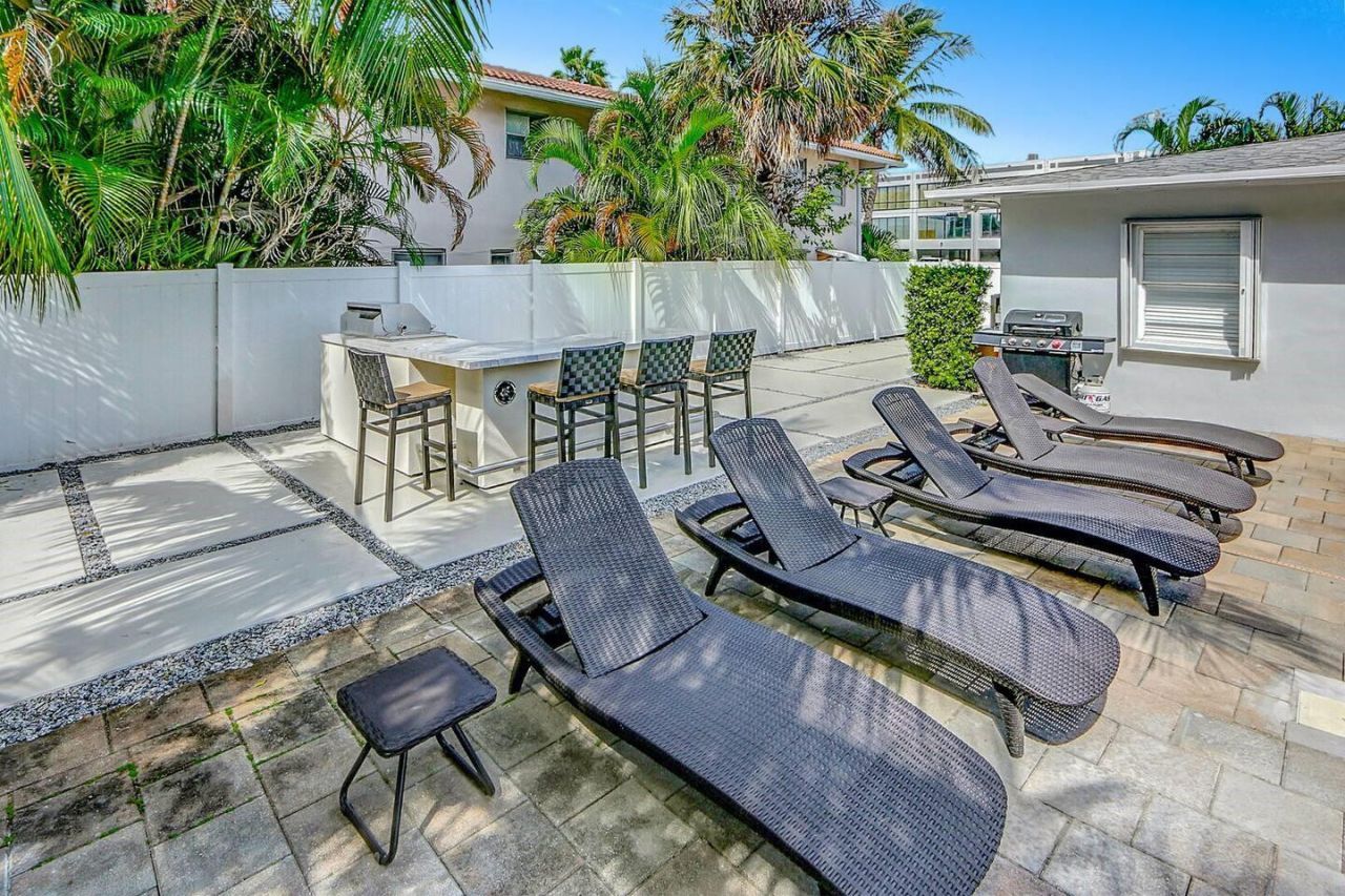 2740 NE 30th Place, Fort Lauderdale, FL 33306 Photo