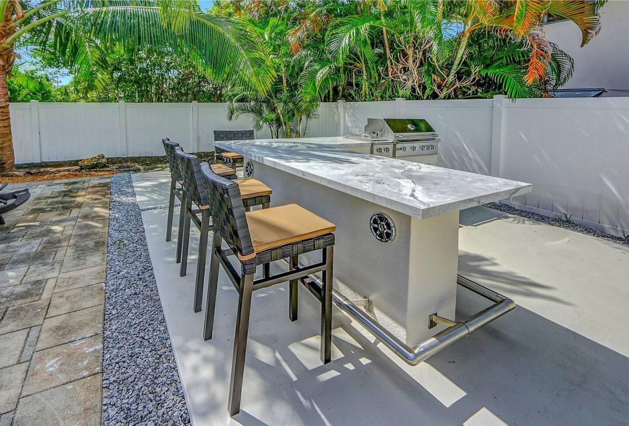 2740 NE 30th Place, Fort Lauderdale, FL 33306 Photo