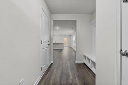 2322 Damascus Way photo 4