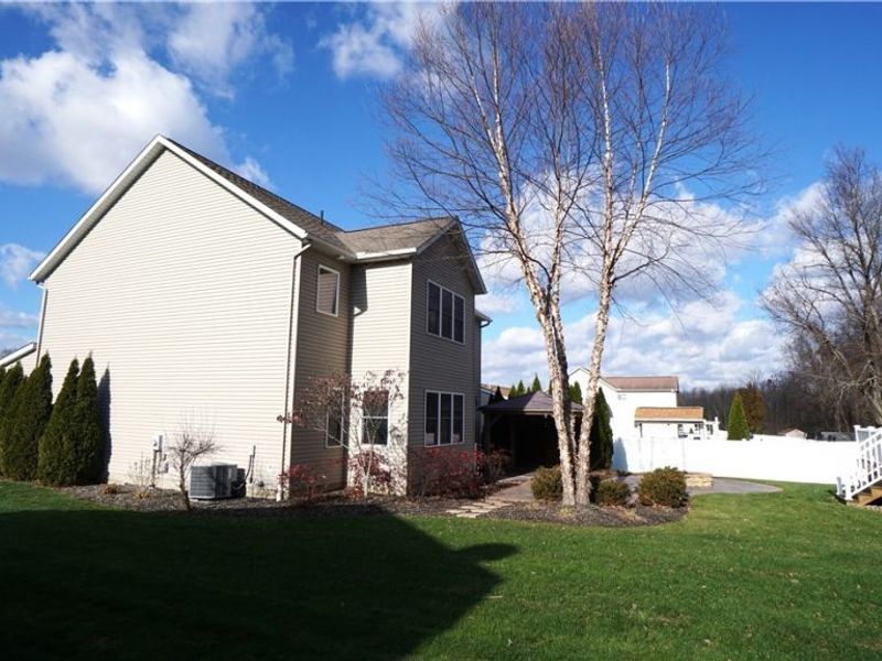 1405 Hidden Lake Boulevard, Akron, OH 44312 Photo 4