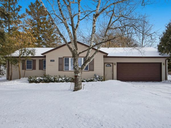 1210 14th Street S, Moorhead, MN 56560