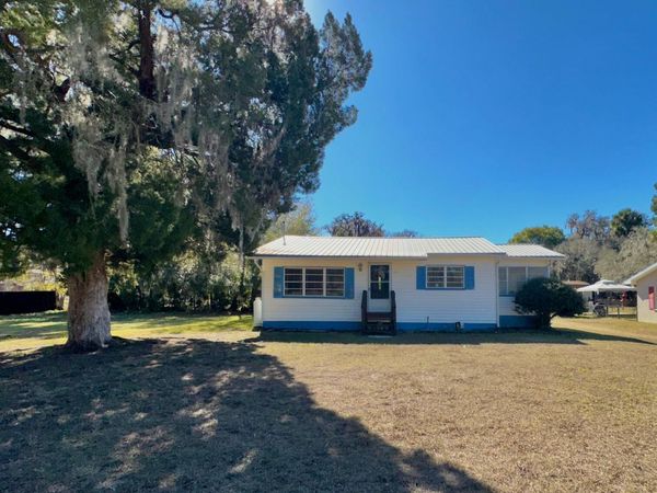 221 PERRY Street, Pomona Park, FL 32181