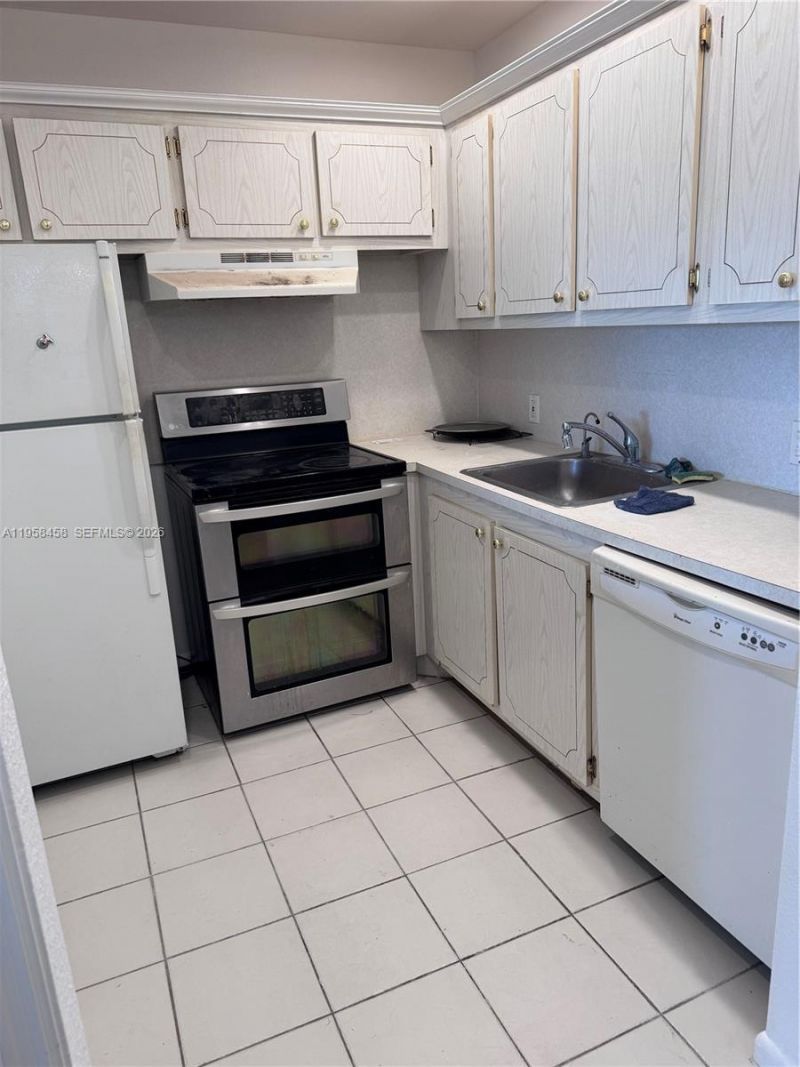 293 Dorset G, Unit G, Boca Raton, FL 33434 Photo