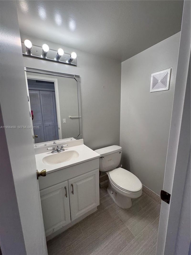293 Dorset G, Unit G, Boca Raton, FL 33434 Photo