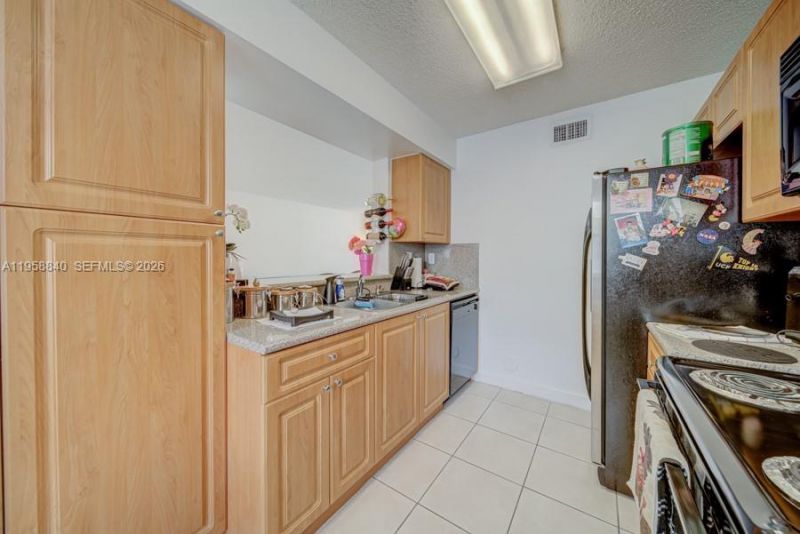 4876 NW 97th Ct, Unit 352, Doral, FL 33178 Photo